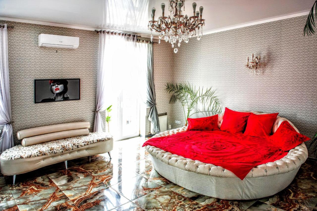 Soborna Square Apartment Odesa Exterior photo